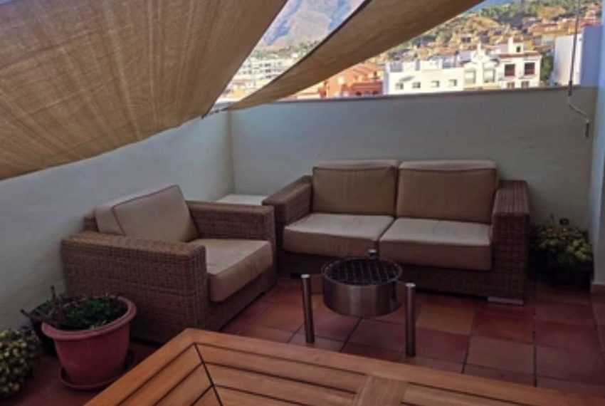 R5204659-Villa-For-Sale-Estepona-Semi-Detached-3-Beds-300-Built