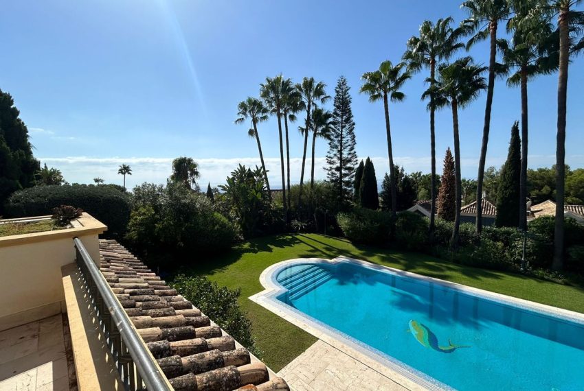 R5204737-Villa-For-Sale-Sierra-Blanca-Detached-7-Beds-985-Built-1