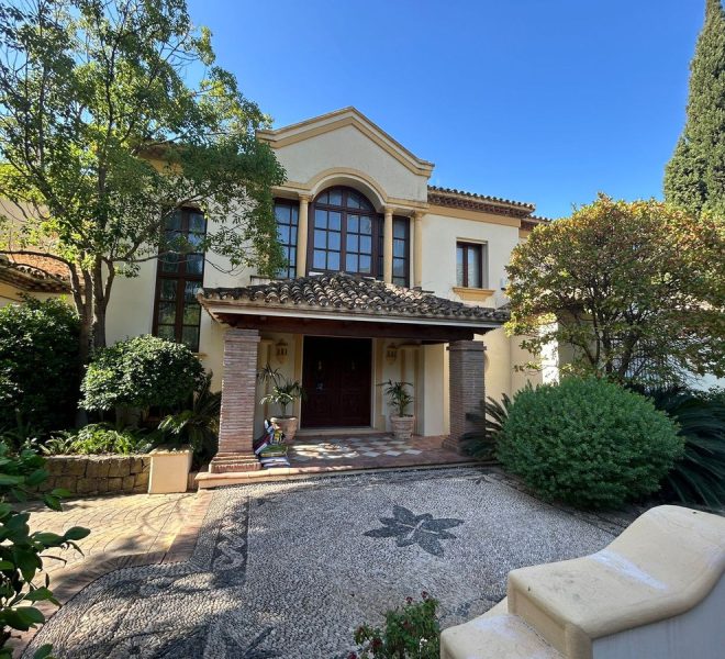 R5204737-Image 1-Detached - 7 Beds - 985 Built