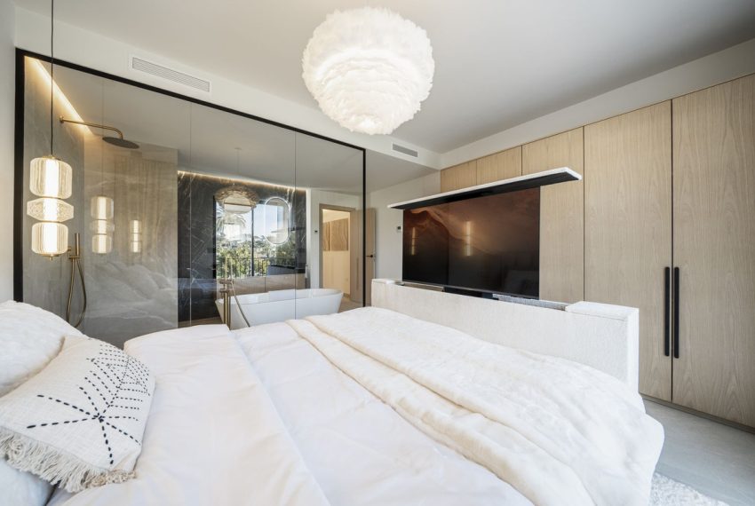 R5204818-Townhouse-For-Sale-Nueva-Andalucia-Terraced-4-Beds-230-Built-11