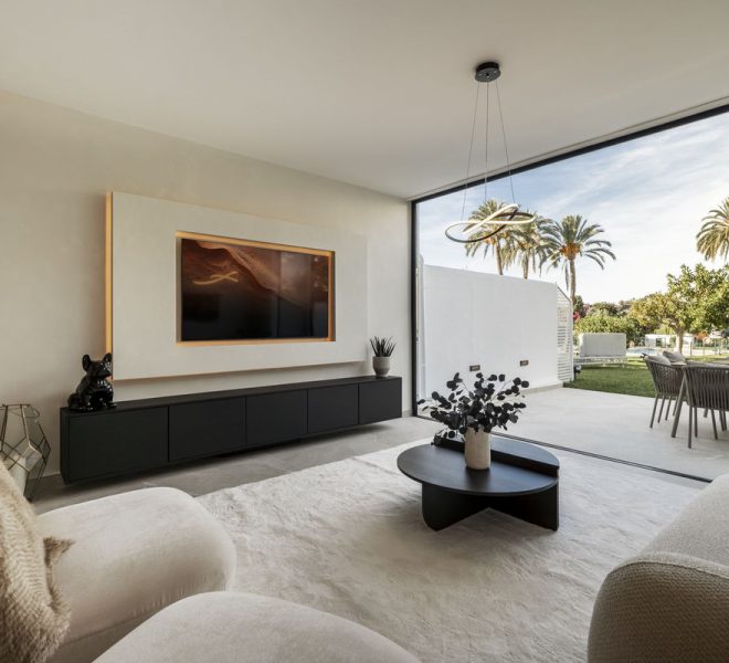 R5204818-Image 1-Terraced - 4 Beds - 230 Built