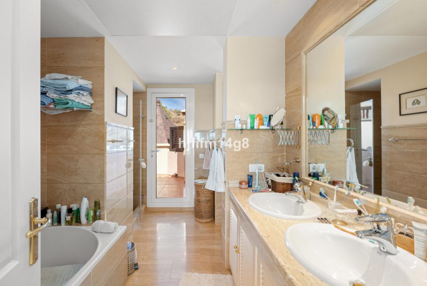 R5204881-Apartment-For-Sale-Nueva-Andalucia-Penthouse-Duplex-3-Beds-256-Built-11