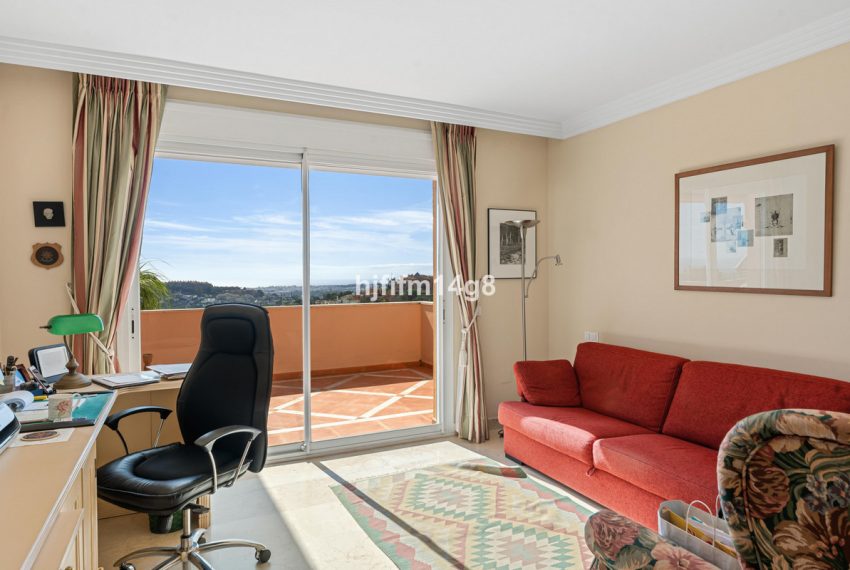 R5204881-Apartment-For-Sale-Nueva-Andalucia-Penthouse-Duplex-3-Beds-256-Built-13