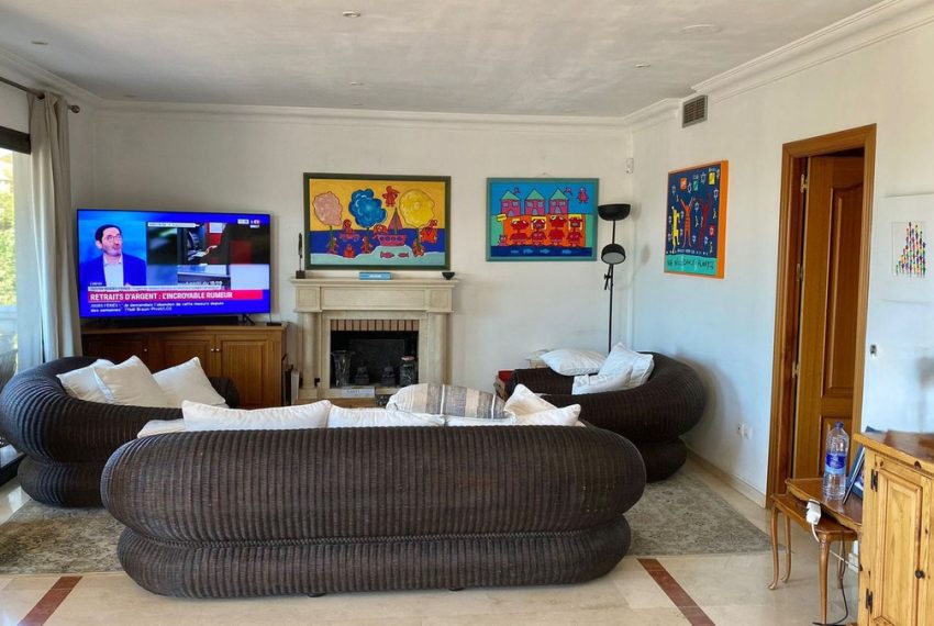 R5207791-Villa-For-Sale-Marbella-Detached-7-Beds-365-Built-3