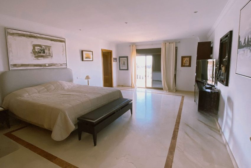 R5207791-Villa-For-Sale-Marbella-Detached-7-Beds-365-Built-5