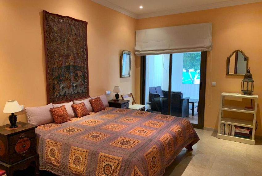 R5207791-Villa-For-Sale-Marbella-Detached-7-Beds-365-Built-9