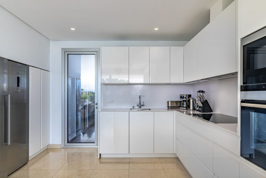 R5208496-Villa-For-Sale-Rio-Real-Detached-4-Beds-200-Built-11