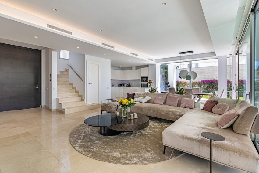 R5208496-Villa-For-Sale-Rio-Real-Detached-4-Beds-200-Built-12