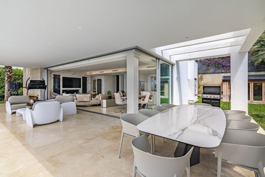 R5208496-Villa-For-Sale-Rio-Real-Detached-4-Beds-200-Built-16