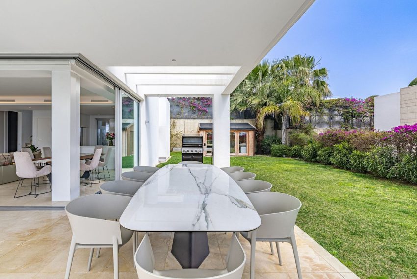 R5208496-Villa-For-Sale-Rio-Real-Detached-4-Beds-200-Built-17