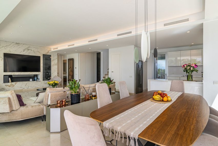 R5208496-Villa-For-Sale-Rio-Real-Detached-4-Beds-200-Built-8