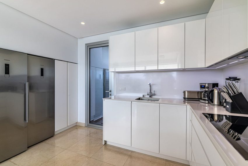 R5208496-Villa-For-Sale-Rio-Real-Detached-4-Beds-200-Built-9