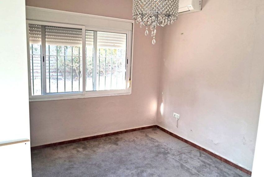 R5208601-Villa-For-Sale-Estepona-Detached-5-Beds-220-Built-8