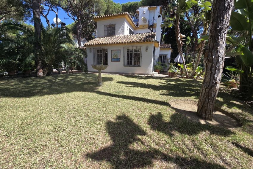 R5208703-Villa-For-Sale-Calahonda-Detached-4-Beds-171-Built
