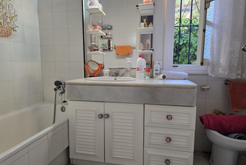 R5208703-Villa-For-Sale-Calahonda-Detached-4-Beds-171-Built-9