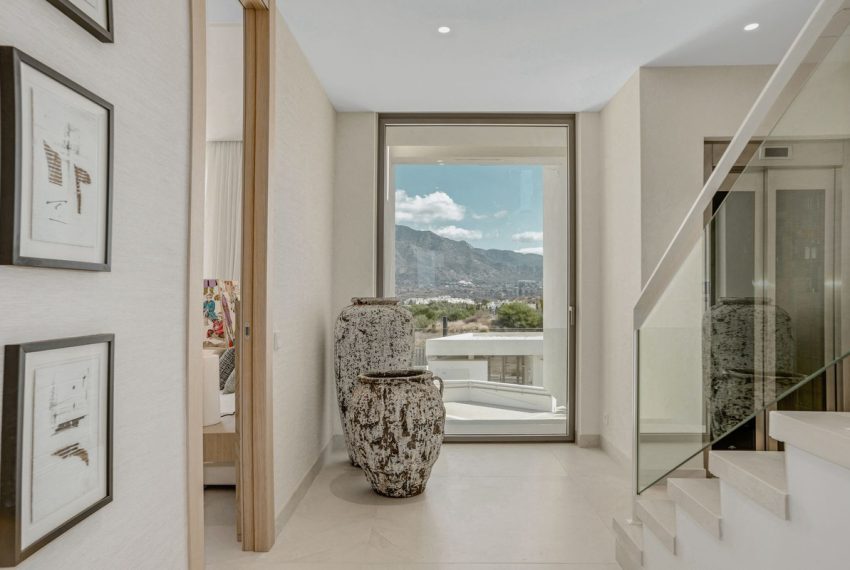 R5208745-Villa-For-Sale-Nueva-Andalucia-Semi-Detached-4-Beds-480-Built-14