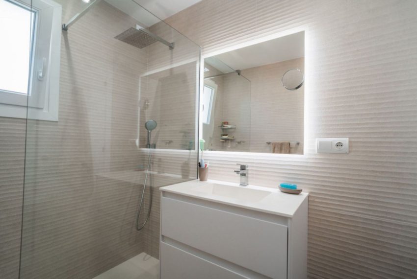 R5209171-Villa-For-Sale-El-Paraiso-Detached-3-Beds-148-Built-15