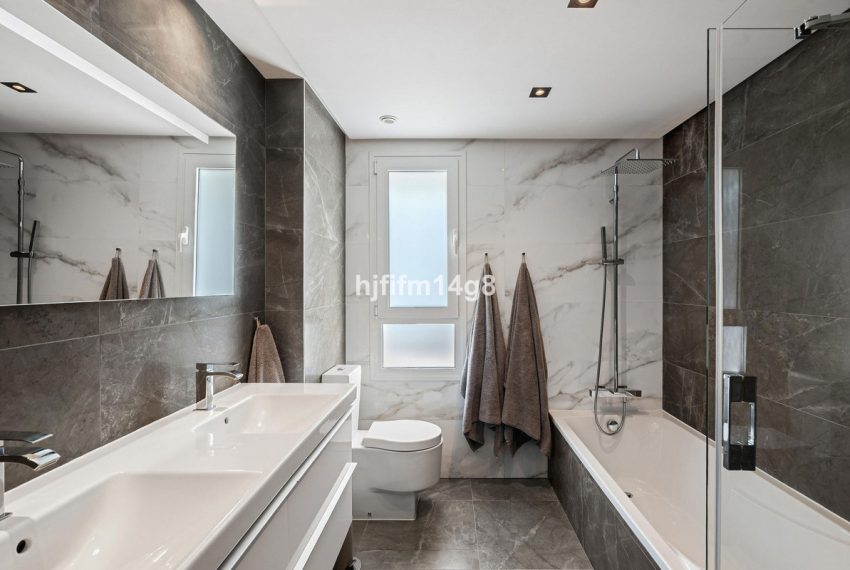 R5209375-Apartment-For-Sale-La-Quinta-Penthouse-Duplex-3-Beds-155-Built-11