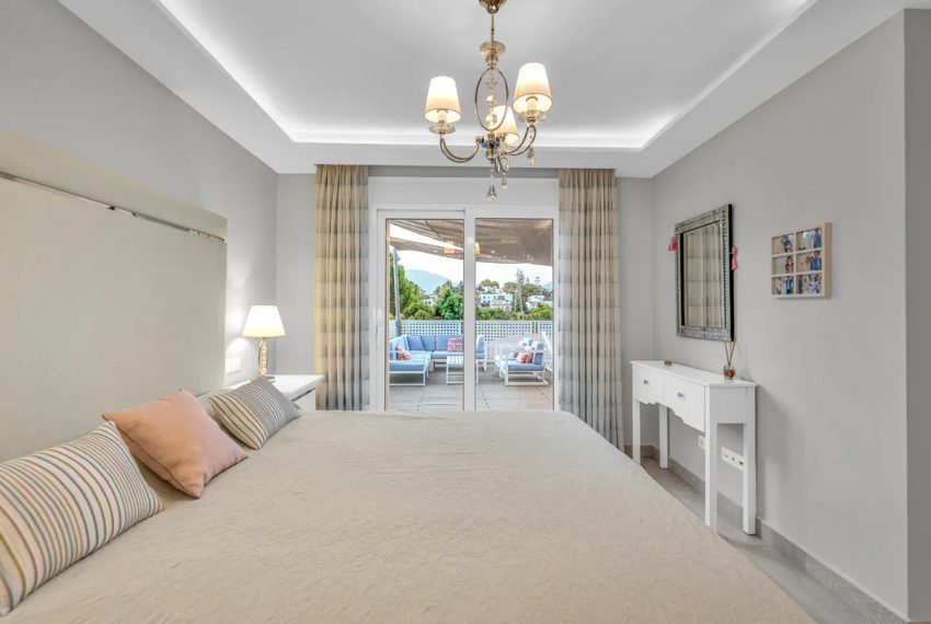 R5209501-Villa-For-Sale-Marbella-Detached-7-Beds-544-Built-11