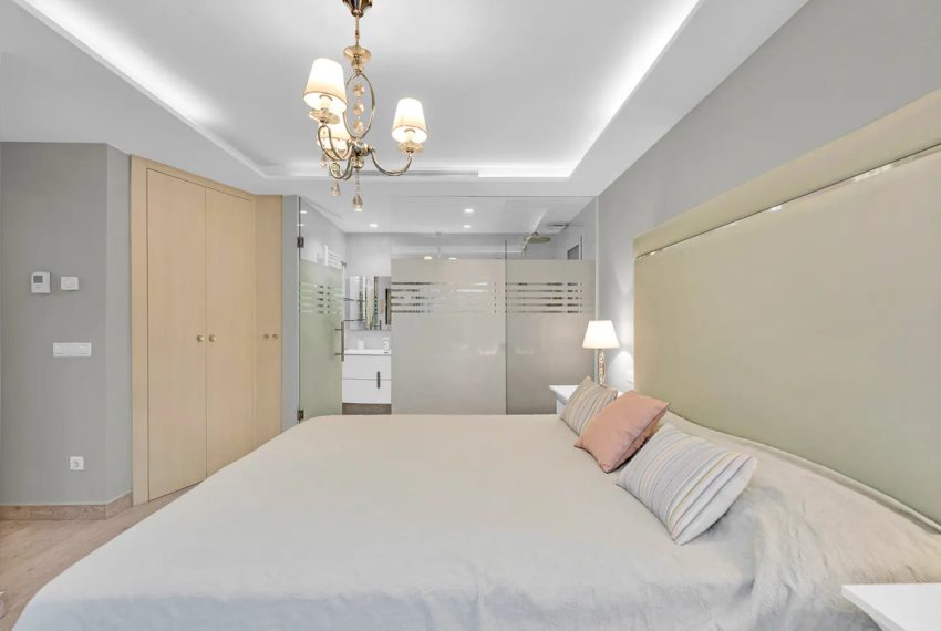 R5209501-Villa-For-Sale-Marbella-Detached-7-Beds-544-Built-12