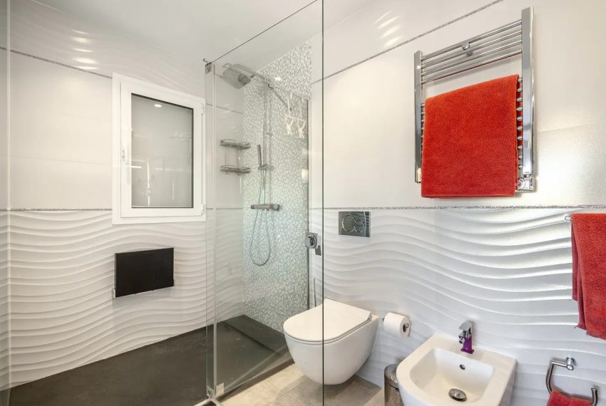 R5209501-Villa-For-Sale-Marbella-Detached-7-Beds-544-Built-13