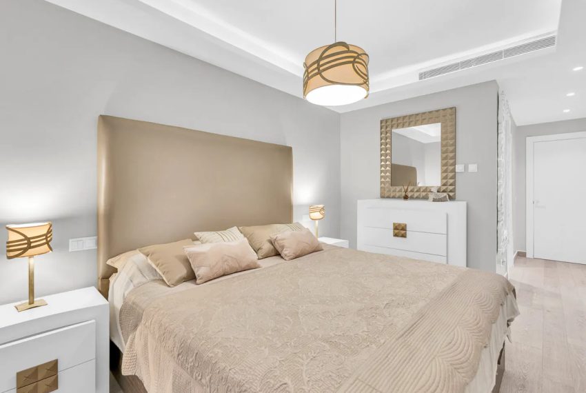 R5209501-Villa-For-Sale-Marbella-Detached-7-Beds-544-Built-14