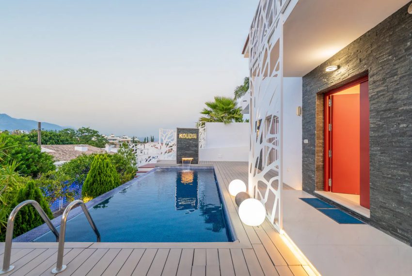 R5209501-Villa-For-Sale-Marbella-Detached-7-Beds-544-Built-2