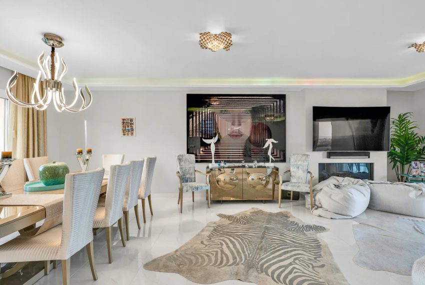 R5209501-Villa-For-Sale-Marbella-Detached-7-Beds-544-Built-4