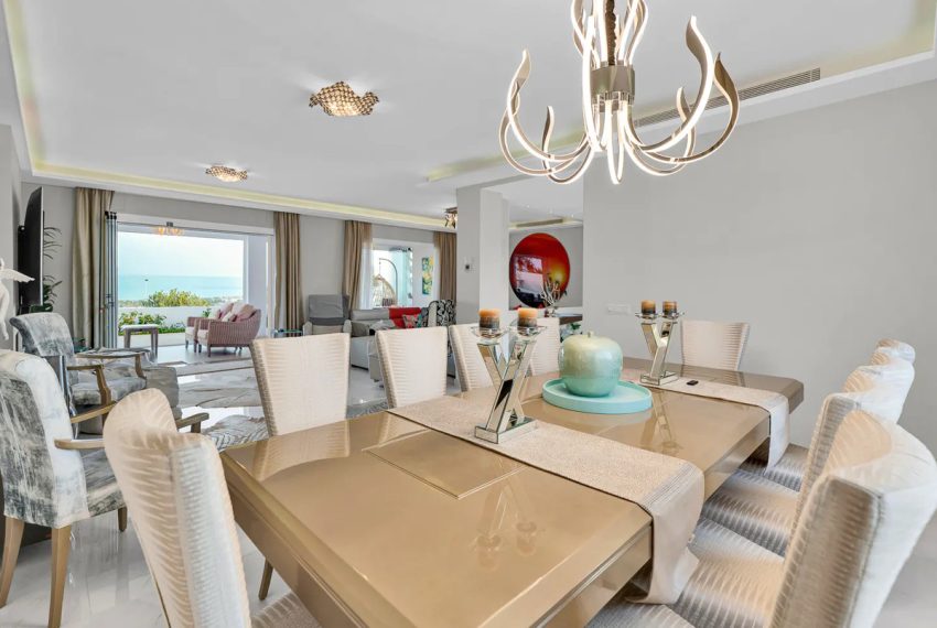 R5209501-Villa-For-Sale-Marbella-Detached-7-Beds-544-Built-5