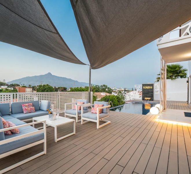 R5209501-Image 1-Detached - 7 Beds - 544 Built