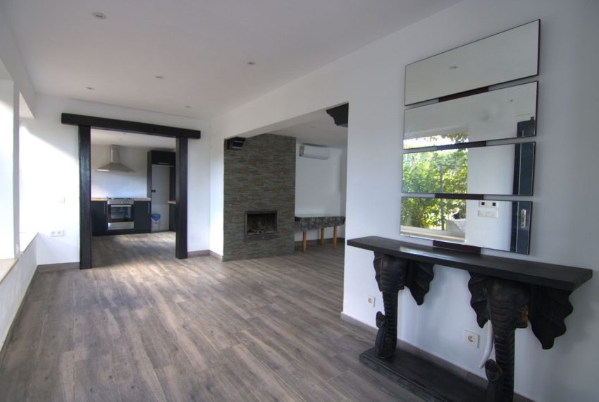 R5210221-Villa-For-Sale-Coin-Detached-3-Beds-103-Built-1