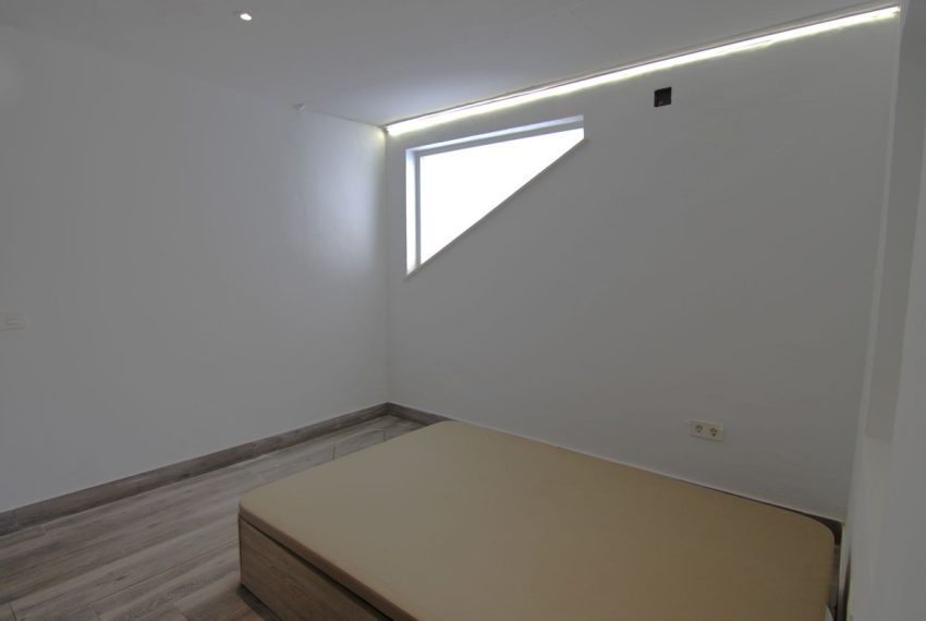 R5210221-Villa-For-Sale-Coin-Detached-3-Beds-103-Built-11