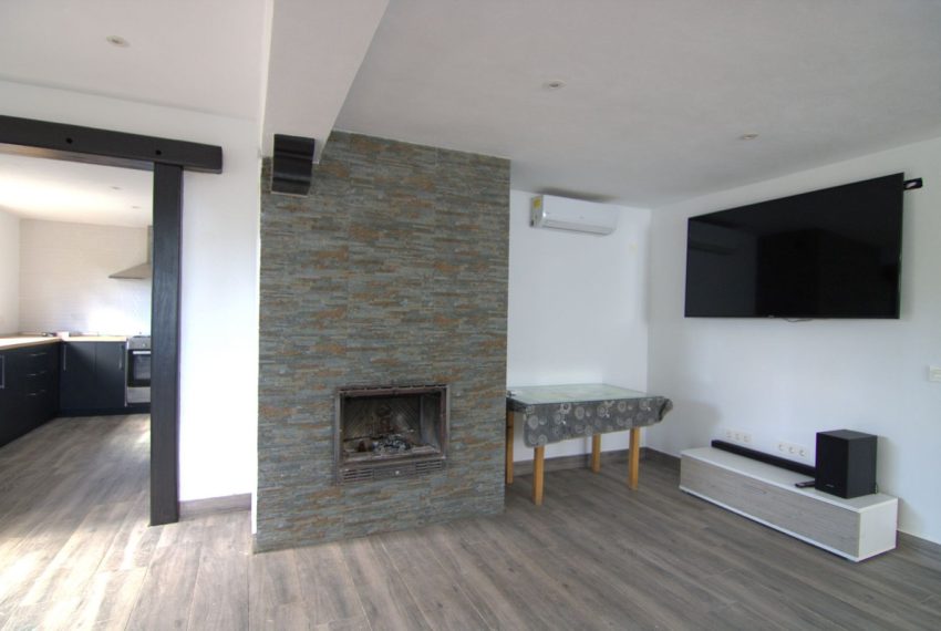 R5210221-Villa-For-Sale-Coin-Detached-3-Beds-103-Built-2