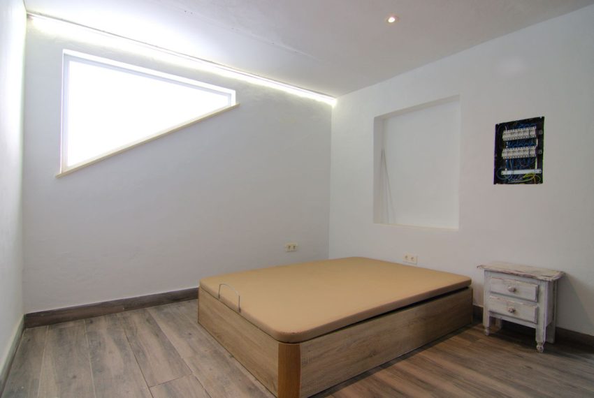 R5210221-Villa-For-Sale-Coin-Detached-3-Beds-103-Built-3