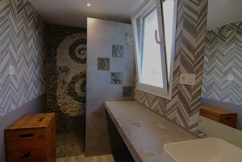 R5210221-Villa-For-Sale-Coin-Detached-3-Beds-103-Built-4