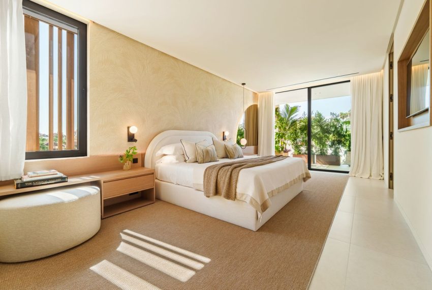 R5210266-Villa-For-Sale-The-Golden-Mile-Detached-5-Beds-696-Built-8