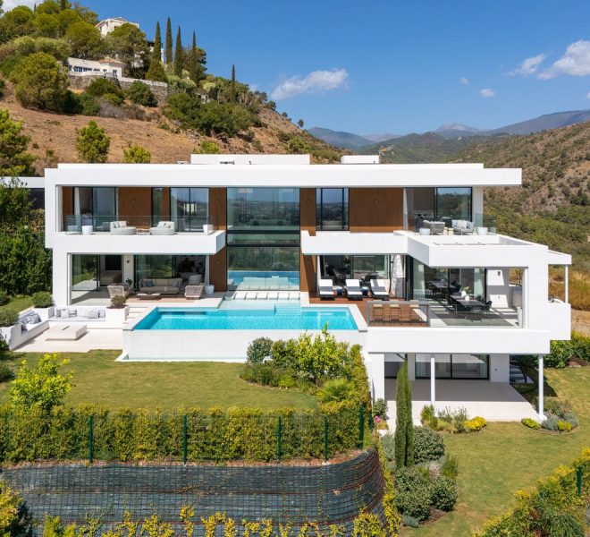 R5210293-Image 1-Detached - 6 Beds - 636 Built