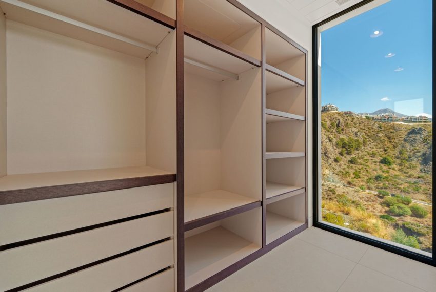 R5210293-Villa-For-Sale-La-Quinta-Detached-6-Beds-636-Built-9