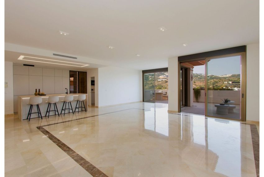 R5210398-Apartment-For-Sale-Marbella-Penthouse-Duplex-4-Beds-310-Built-2