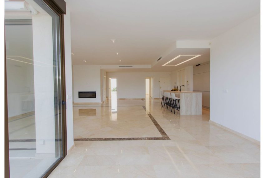 R5210398-Apartment-For-Sale-Marbella-Penthouse-Duplex-4-Beds-310-Built-3