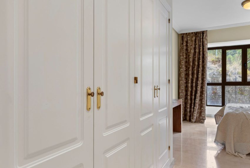 R5210503-Apartment-For-Sale-Benahavis-Middle-Floor-3-Beds-121-Built-18