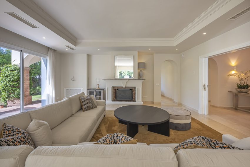 R5211262-Villa-For-Sale-Benahavis-Detached-5-Beds-536-Built-1