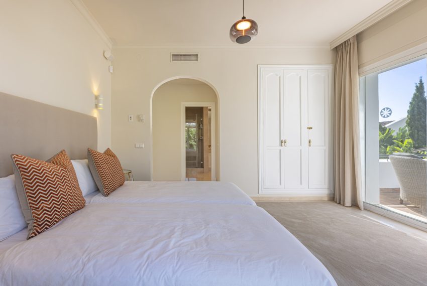 R5211262-Villa-For-Sale-Benahavis-Detached-5-Beds-536-Built-10