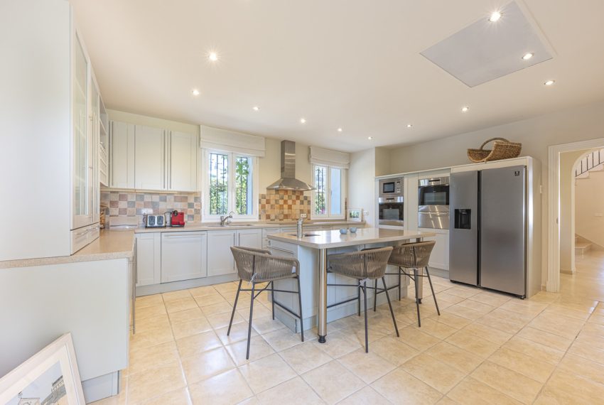 R5211262-Villa-For-Sale-Benahavis-Detached-5-Beds-536-Built-6