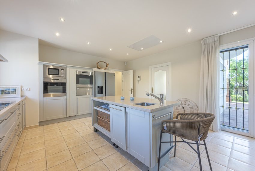 R5211262-Villa-For-Sale-Benahavis-Detached-5-Beds-536-Built-7