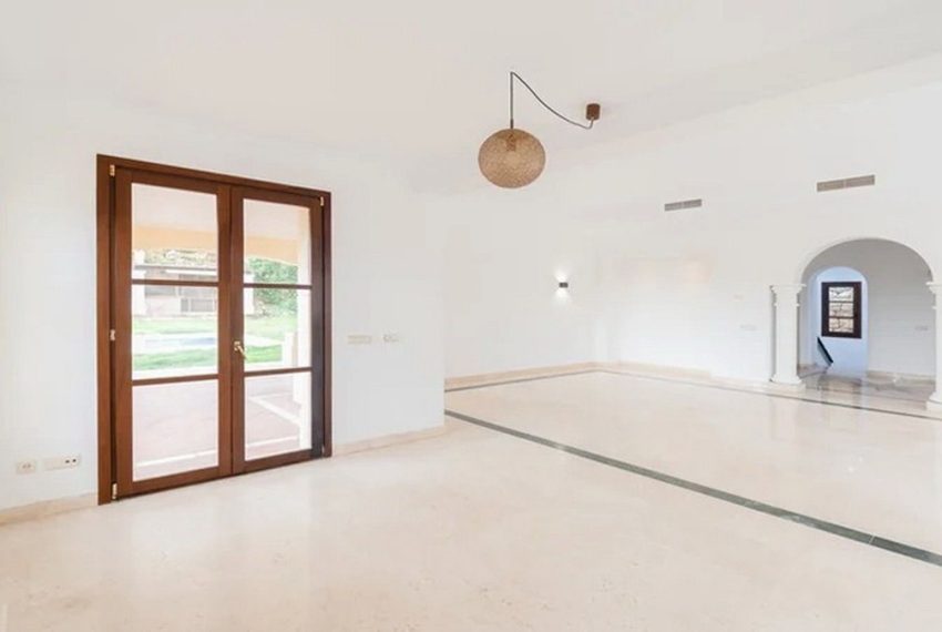 R5211868-Villa-For-Sale-Nueva-Andalucia-Detached-5-Beds-417-Built-12