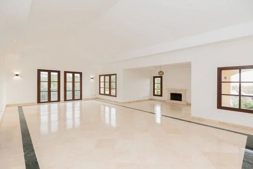 R5211868-Villa-For-Sale-Nueva-Andalucia-Detached-5-Beds-417-Built-13