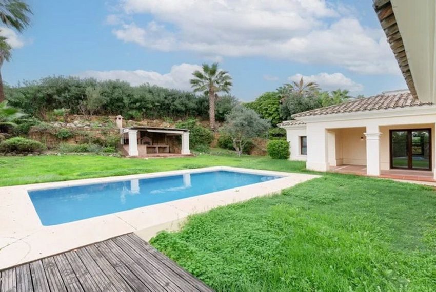 R5211868-Villa-For-Sale-Nueva-Andalucia-Detached-5-Beds-417-Built-2