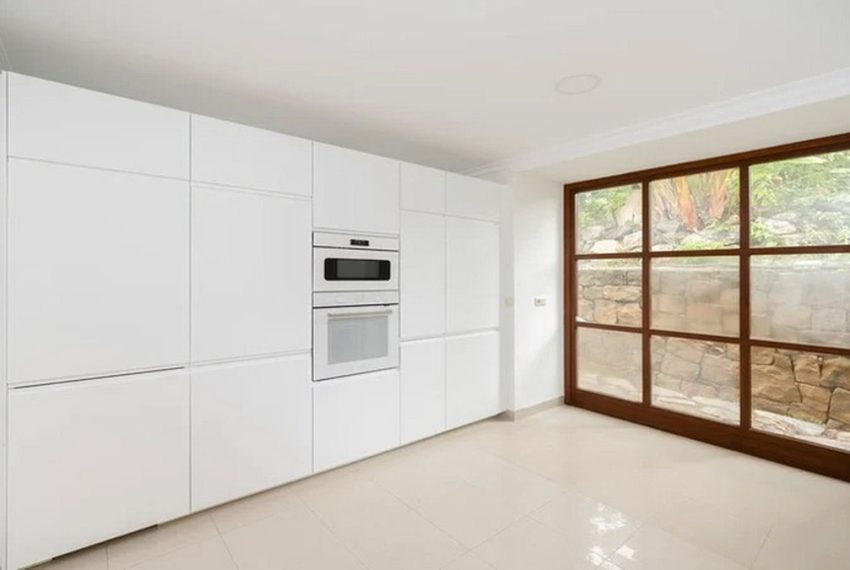 R5211868-Villa-For-Sale-Nueva-Andalucia-Detached-5-Beds-417-Built-7