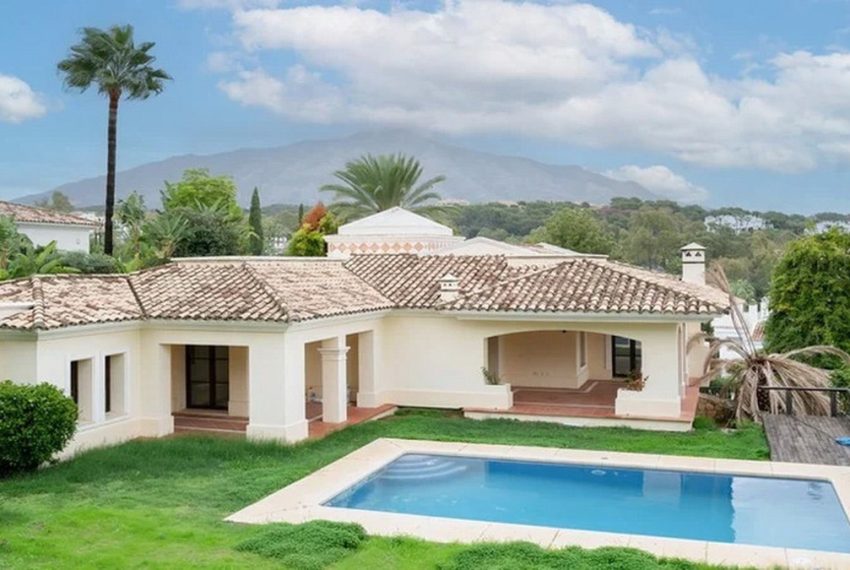 R5211868-Villa-For-Sale-Nueva-Andalucia-Detached-5-Beds-417-Built